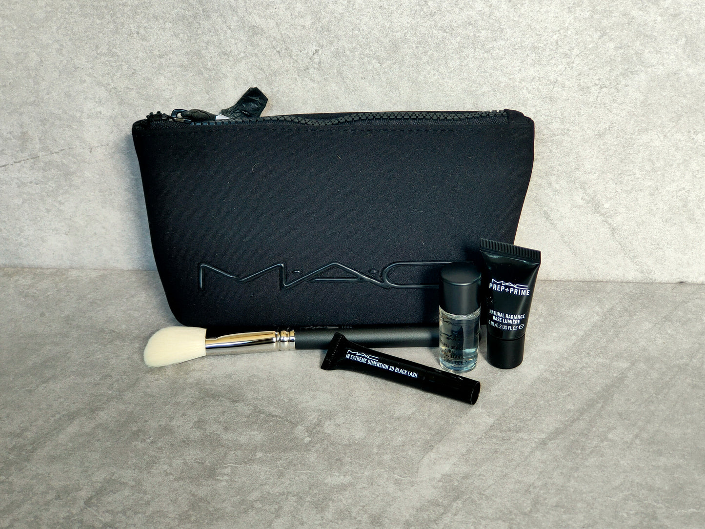 MAC Makeup gift bag (black)