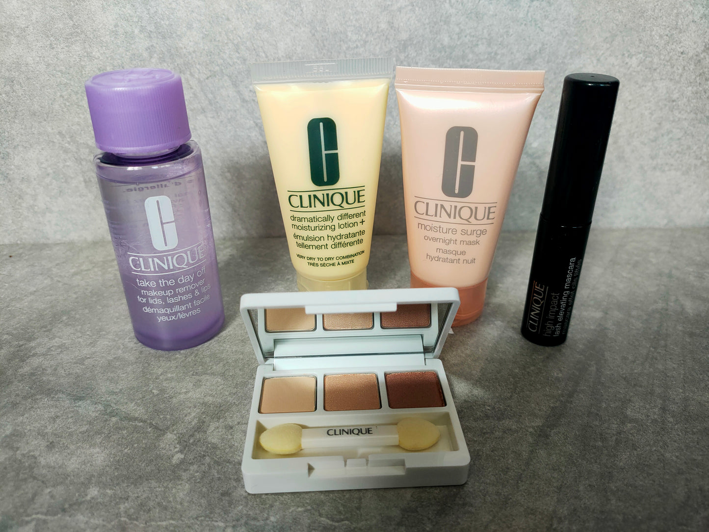Clinique gift set (pop art)