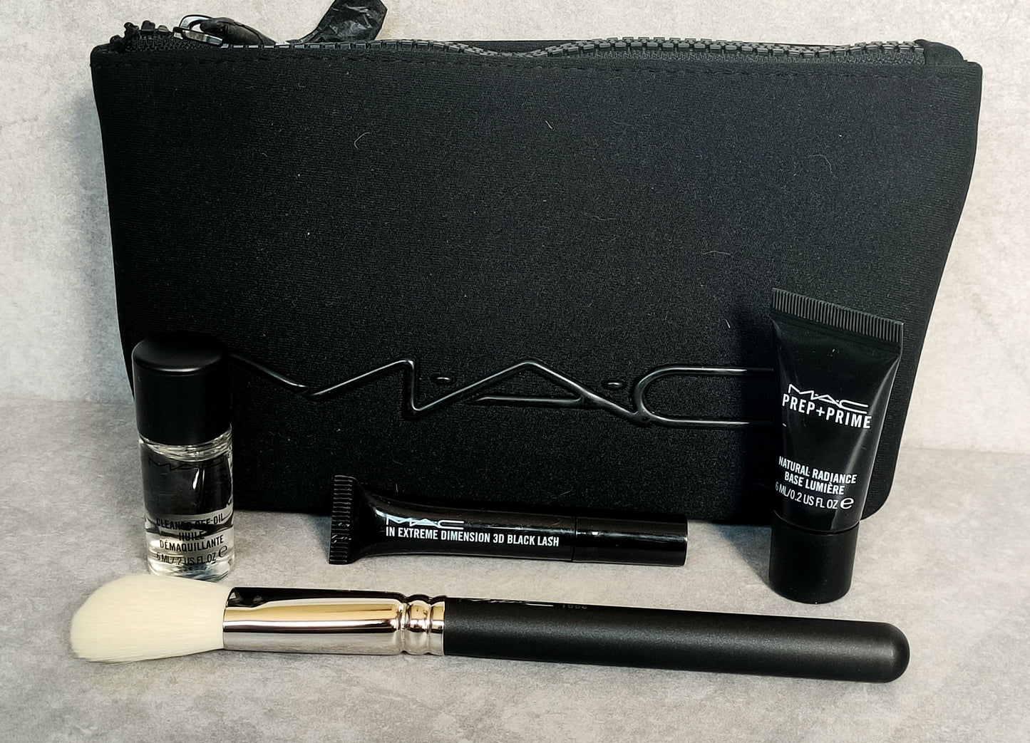 MAC Makeup gift bag (black)