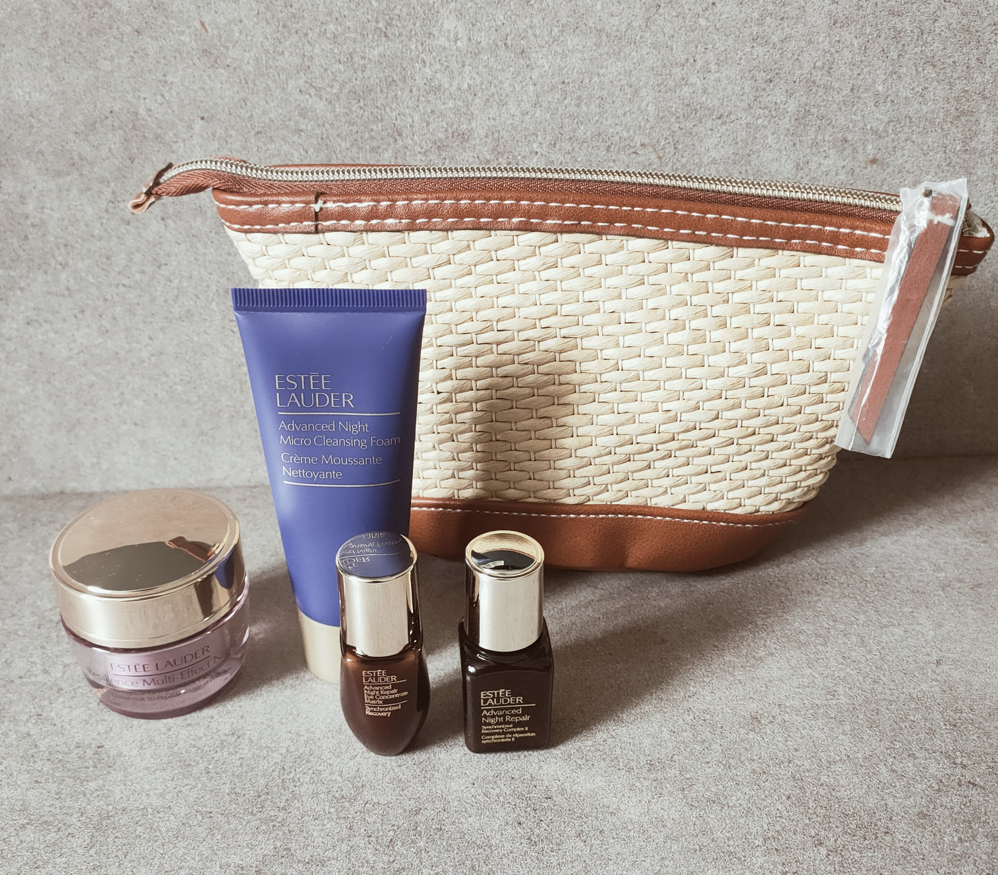 Estée Lauder handbag & cosmetic bag